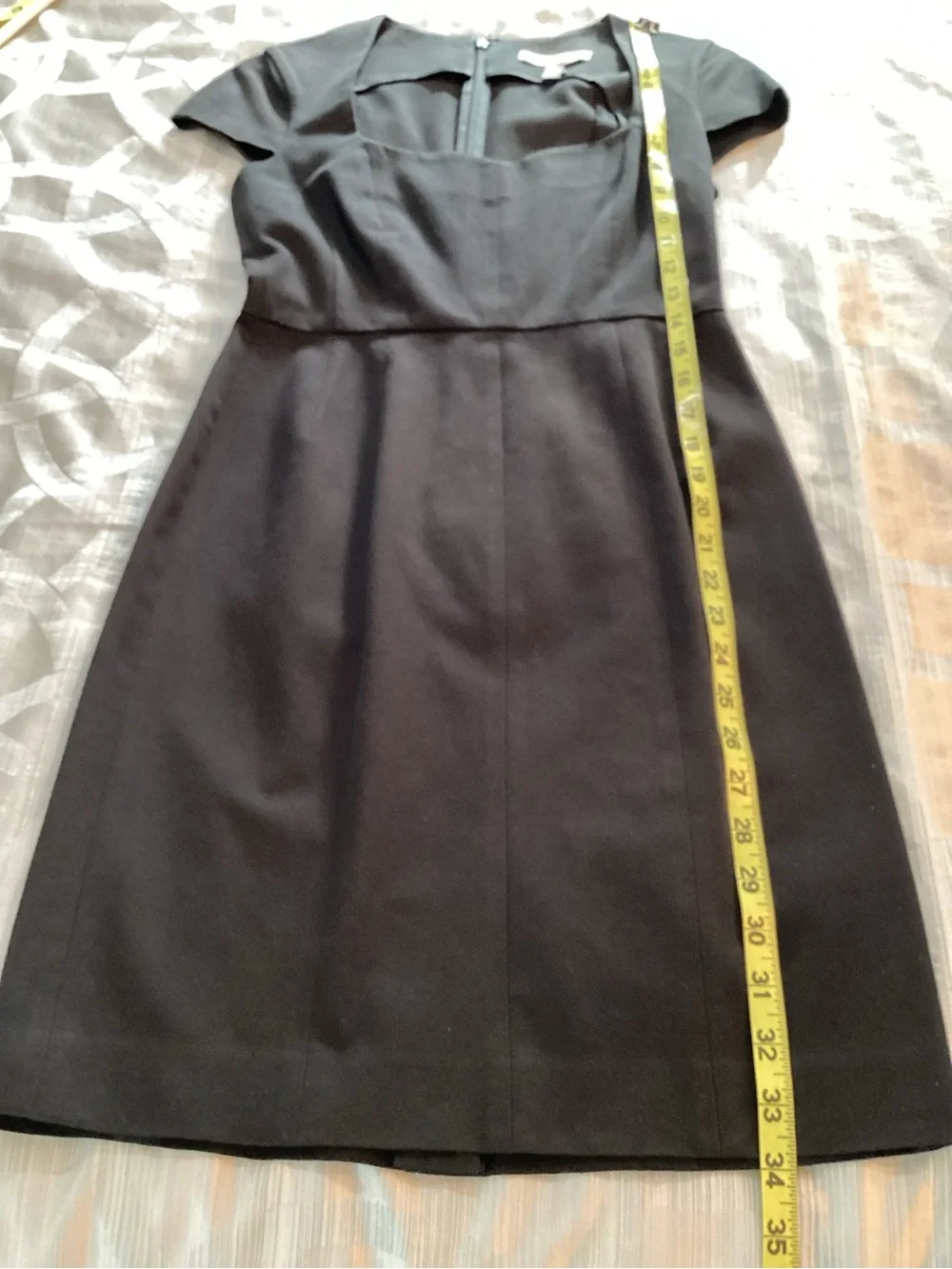 Banana Republic Black Sheath Dress with Sweetheart Neck and Cap Sleeves Size 2P